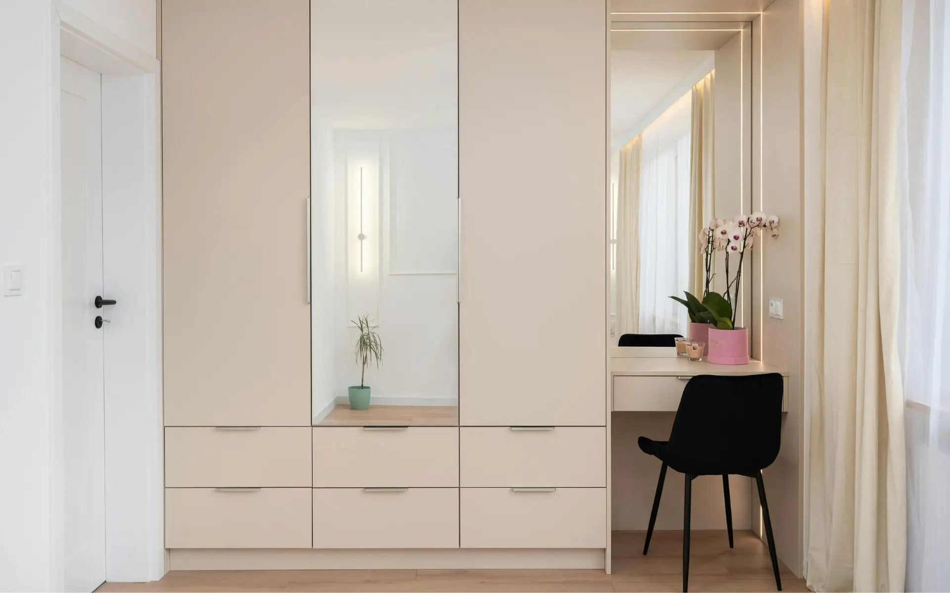 szafa z toaletką na wymiar